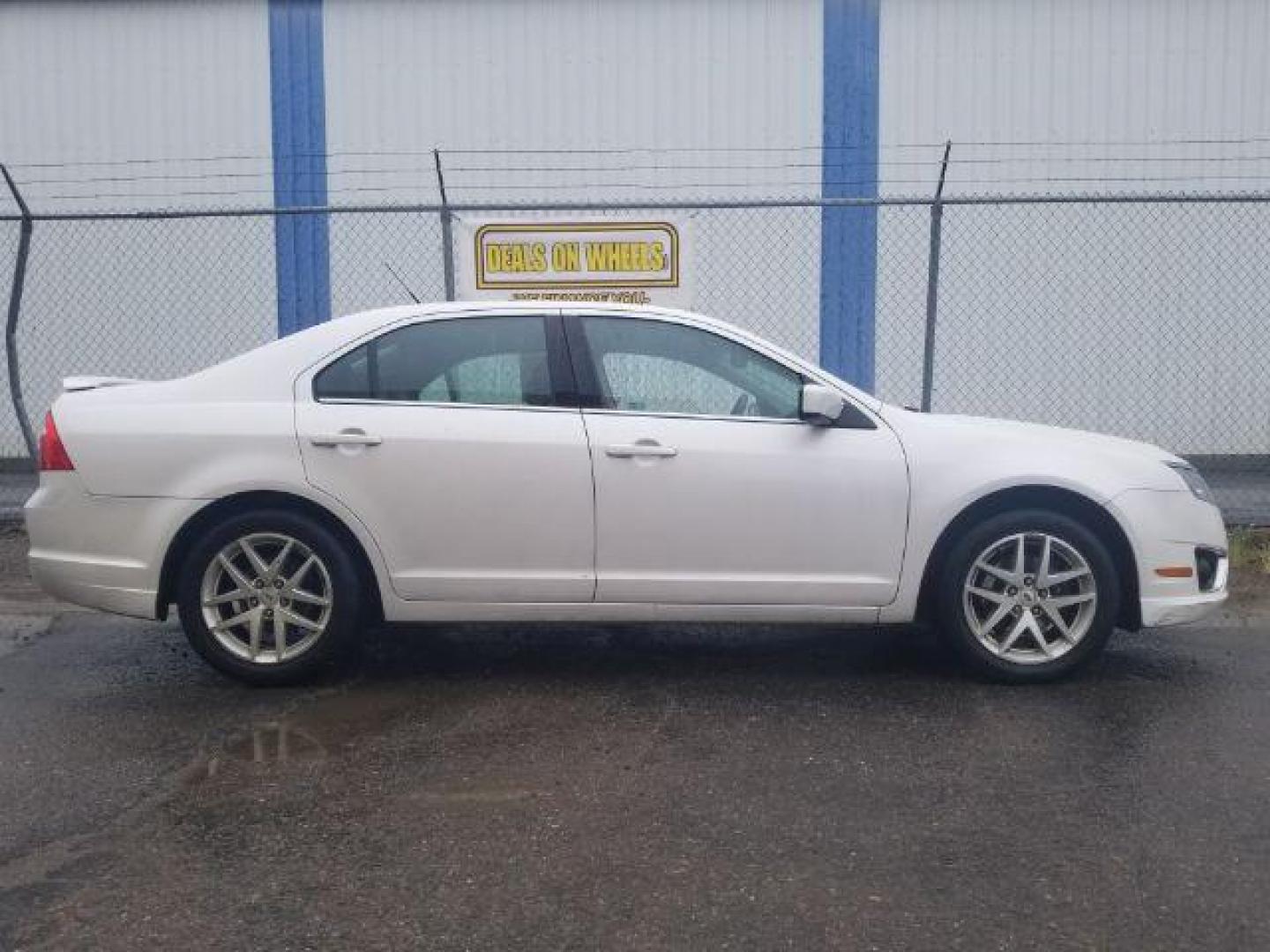 2010 Ford Fusion V6 SEL (3FAHP0JGXAR) with an 3.0L V6 DOHC 24V engine, located at 1800 West Broadway, Missoula, 59808, (406) 543-1986, 46.881348, -114.023628 - Photo#5