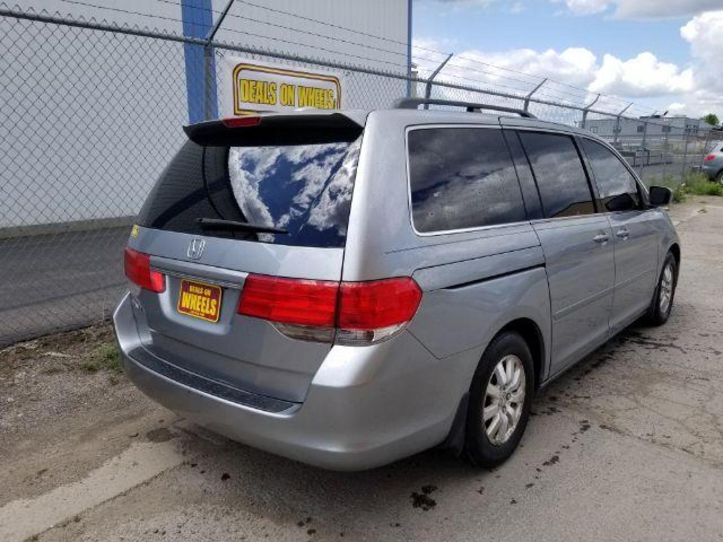 2010 Honda Odyssey EX-L w/ DVD and Navigation (5FNRL3H78AB) with an 3.5L V6 SOHC 24V engine, 5-Speed Automatic transmission, located at 1821 N Montana Ave., Helena, MT, 59601, 46.603447, -112.022781 - Photo#4