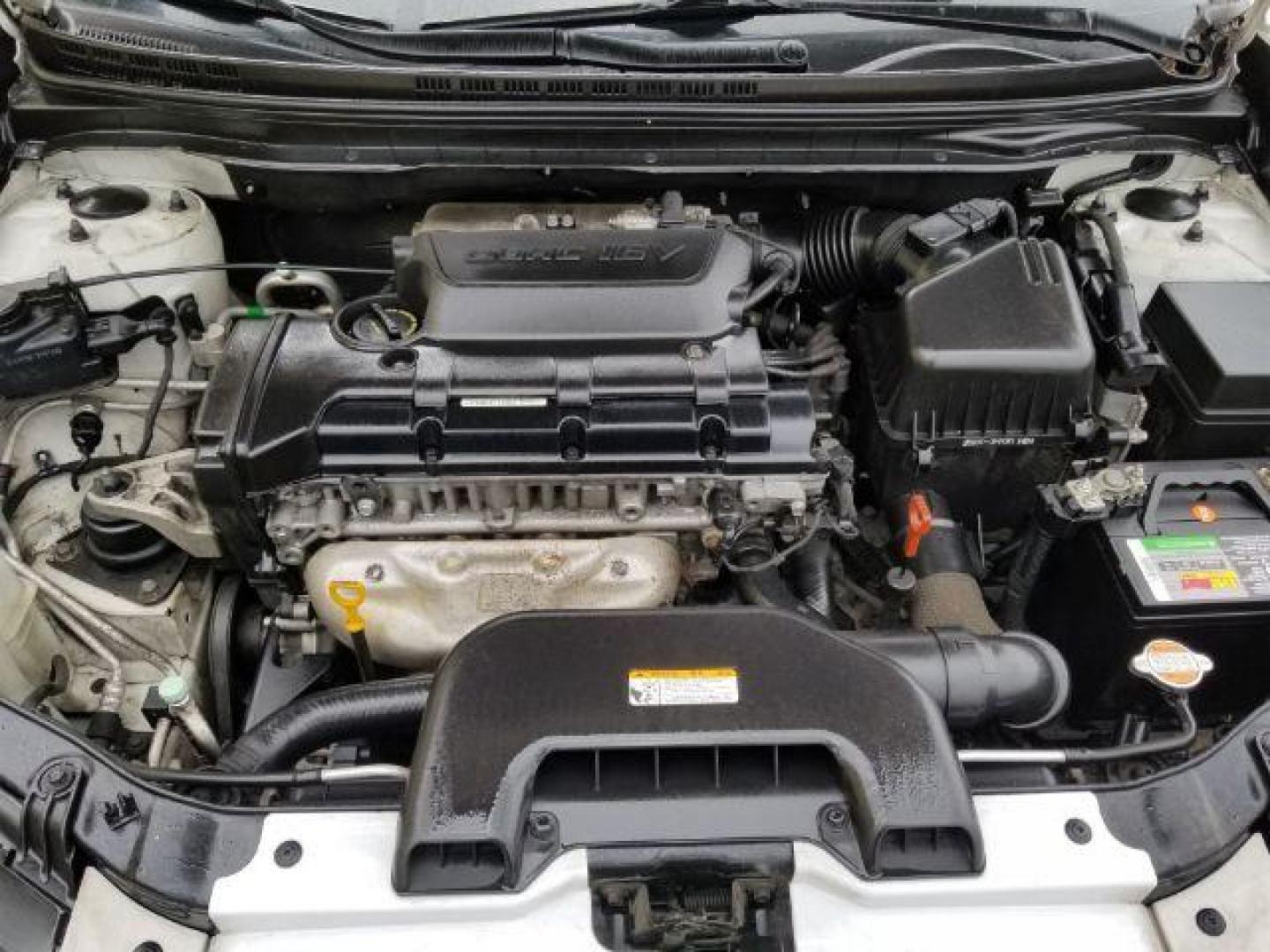 2010 Hyundai Elantra SE (KMHDU4AD0AU) with an 2.0L L4 DOHC 16V engine, located at 1821 N Montana Ave., Helena, MT, 59601, 46.603447, -112.022781 - Photo#13