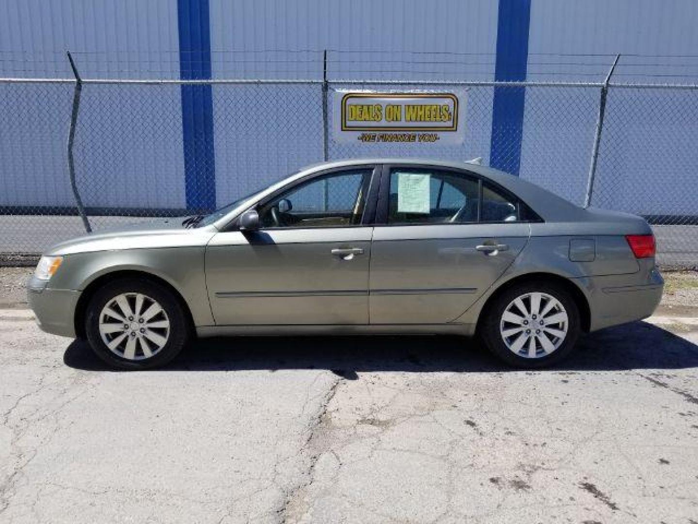 2010 Hyundai Sonata GLS (5NPET4ACXAH) with an 2.4L L4 DOHC 16V engine, located at 4801 10th Ave S,, Great Falls, MT, 59405, 47.494347, -111.229942 - Photo#2