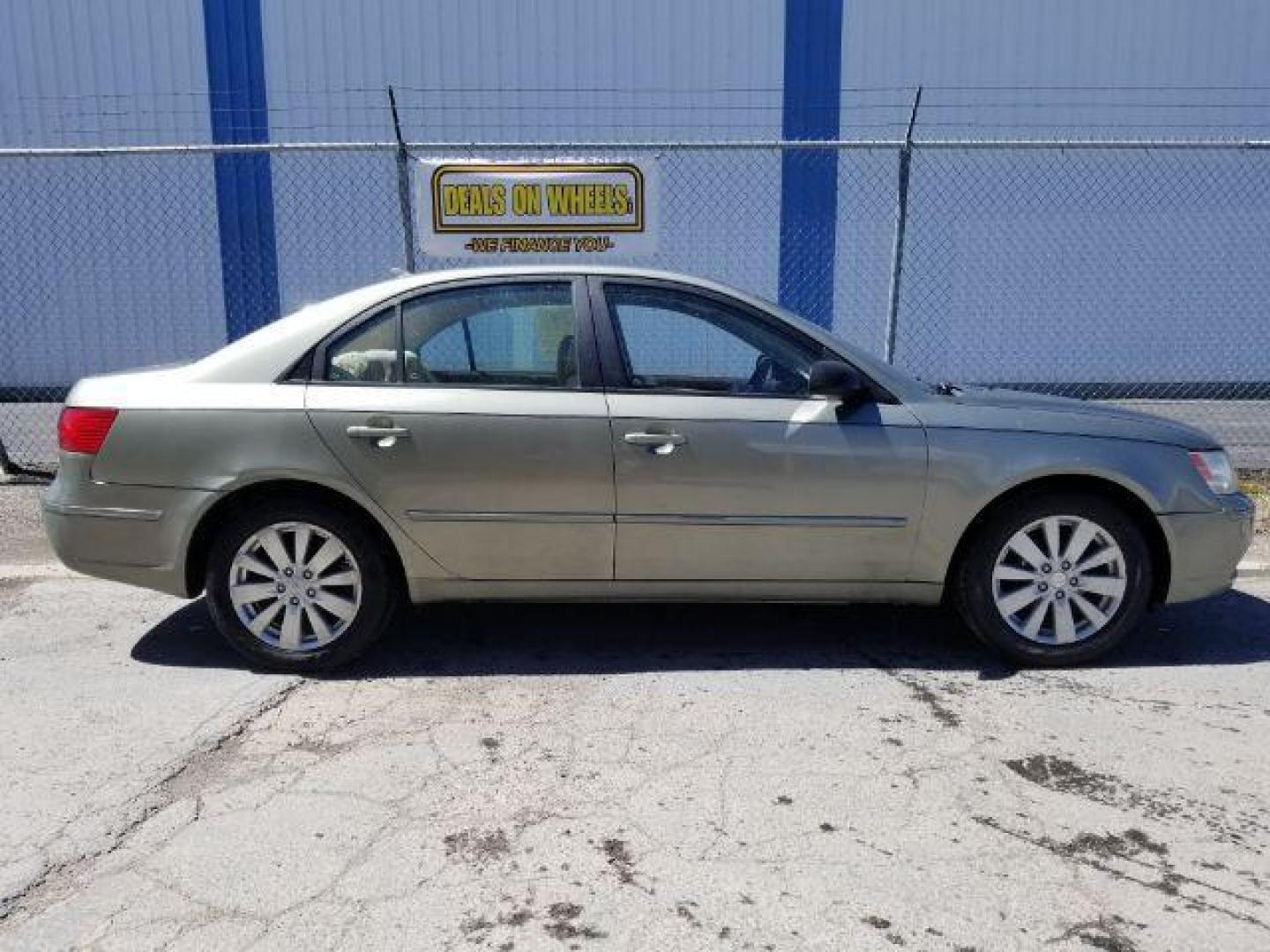 2010 Hyundai Sonata GLS (5NPET4ACXAH) with an 2.4L L4 DOHC 16V engine, located at 4801 10th Ave S,, Great Falls, MT, 59405, 47.494347, -111.229942 - Photo#5