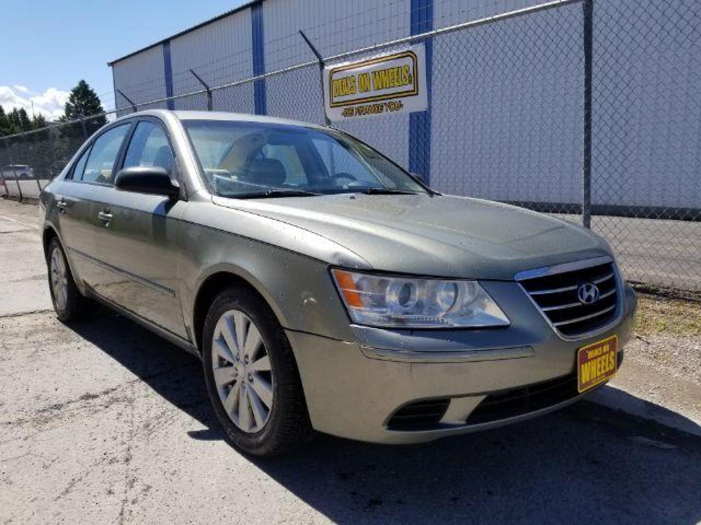 2010 Hyundai Sonata GLS (5NPET4ACXAH) with an 2.4L L4 DOHC 16V engine, located at 4801 10th Ave S,, Great Falls, MT, 59405, 47.494347, -111.229942 - Photo#6