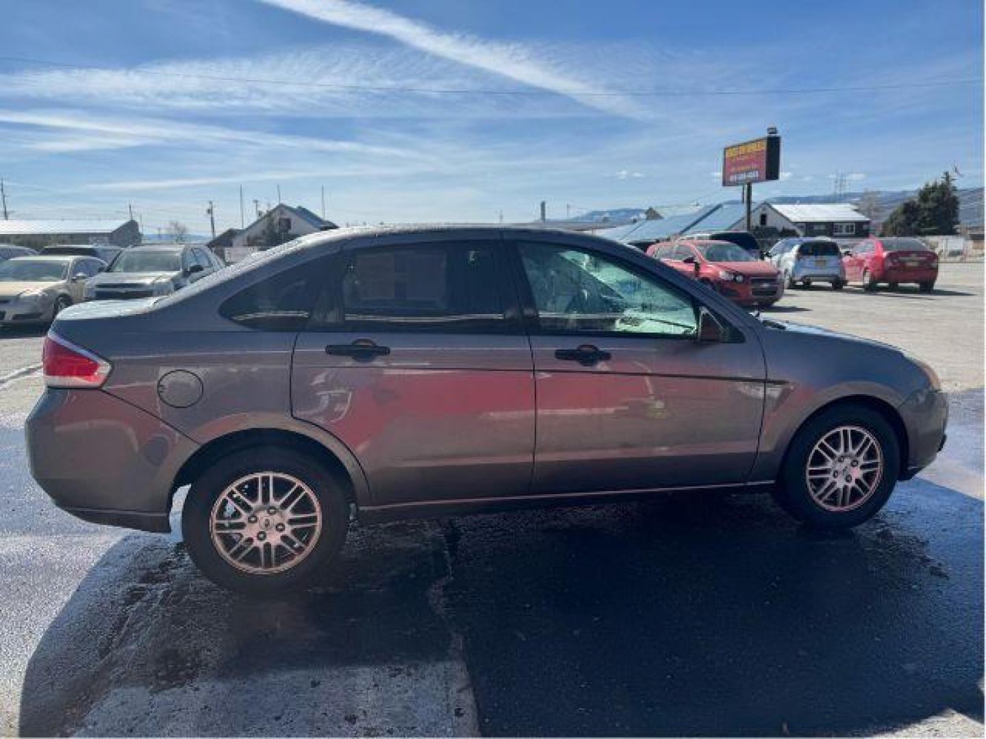 2011 Ford Focus SE Sedan (1FAHP3FN1BW) with an 2.0L L4 DOHC 16V engine, located at 601 E. Idaho St., Kalispell, MT, 59901, 48.203983, -114.308662 - Photo#5