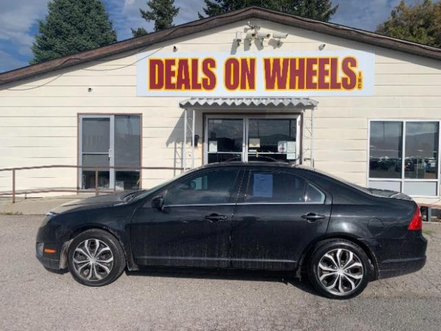 2011 Ford Fusion I4 SE (3FAHP0HA4BR) with an 2.5L L4 DOHC 16V engine, located at 1800 West Broadway, Missoula, 59808, (406) 543-1986, 46.881348, -114.023628 - Photo#4