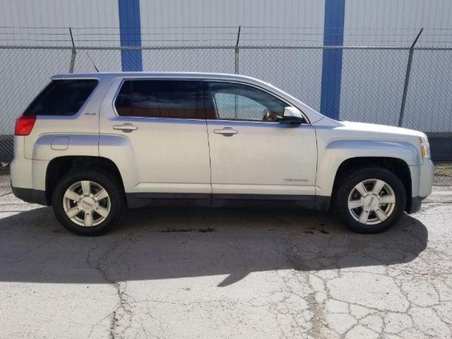 2011 GMC Terrain SLE1 FWD (2CTALMEC3B6) with an 2.4L L4 DOHC 16V engine, 6-Speed Automatic transmission, located at 4801 10th Ave S,, Great Falls, MT, 59405, 47.494347, -111.229942 - Photo#5