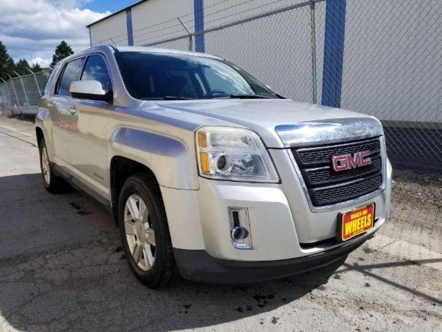 2011 GMC Terrain SLE1 FWD (2CTALMEC3B6) with an 2.4L L4 DOHC 16V engine, 6-Speed Automatic transmission, located at 4801 10th Ave S,, Great Falls, MT, 59405, 47.494347, -111.229942 - Photo#6