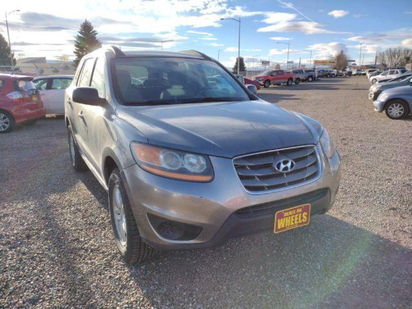 2011 Hyundai Santa Fe GLS 3.5 FWD (5XYZG4AG0BG) with an 3.5L V6 DOHC 24V engine, 6-Speed Automatic transmission, located at 4801 10th Ave S,, Great Falls, MT, 59405, 47.494347, -111.229942 - Photo#6