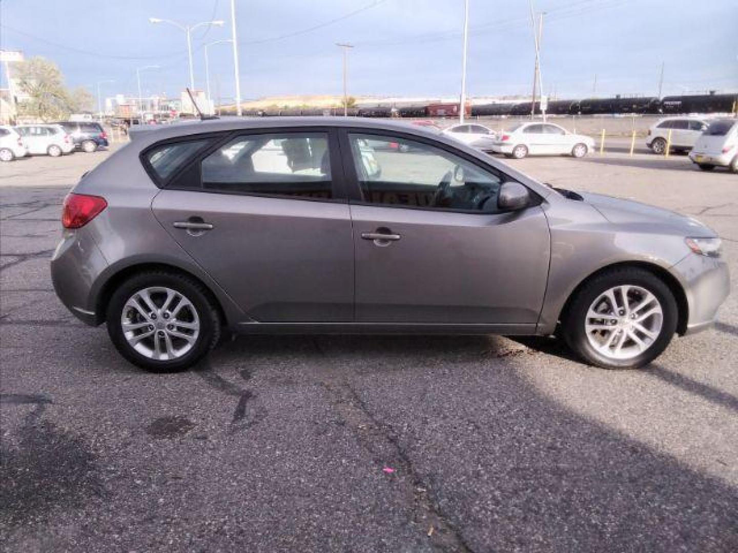 2012 Kia Forte 5-Door EX (KNAFU5A25C5) with an 2.0L L4 DOHC 16V engine, located at 4047 Montana Ave., Billings, MT, 59101, 45.770847, -108.529800 - Photo#4