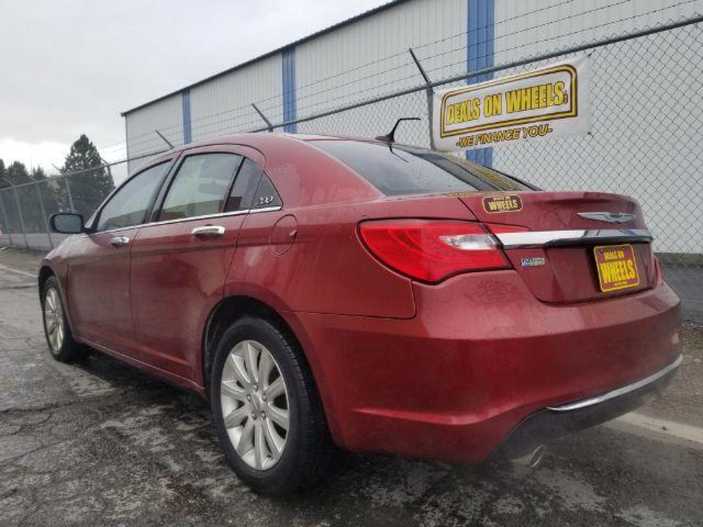 2013 Chrysler 200 Limited (1C3CCBCG7DN) with an 3.6L V6 DOHC 24V FFV engine, 6-Speed Automatic transmission, located at 601 E. Idaho St., Kalispell, MT, 59901, 48.203983, -114.308662 - Photo#5