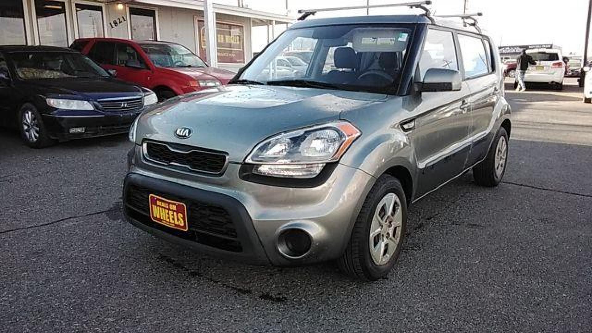 2013 Kia Soul Base (KNDJT2A59D7) with an 1.6L L4 DOHC 16V engine, 5-Speed Manual transmission, located at 1821 N Montana Ave., Helena, MT, 59601, 46.603447, -112.022781 - Photo#0