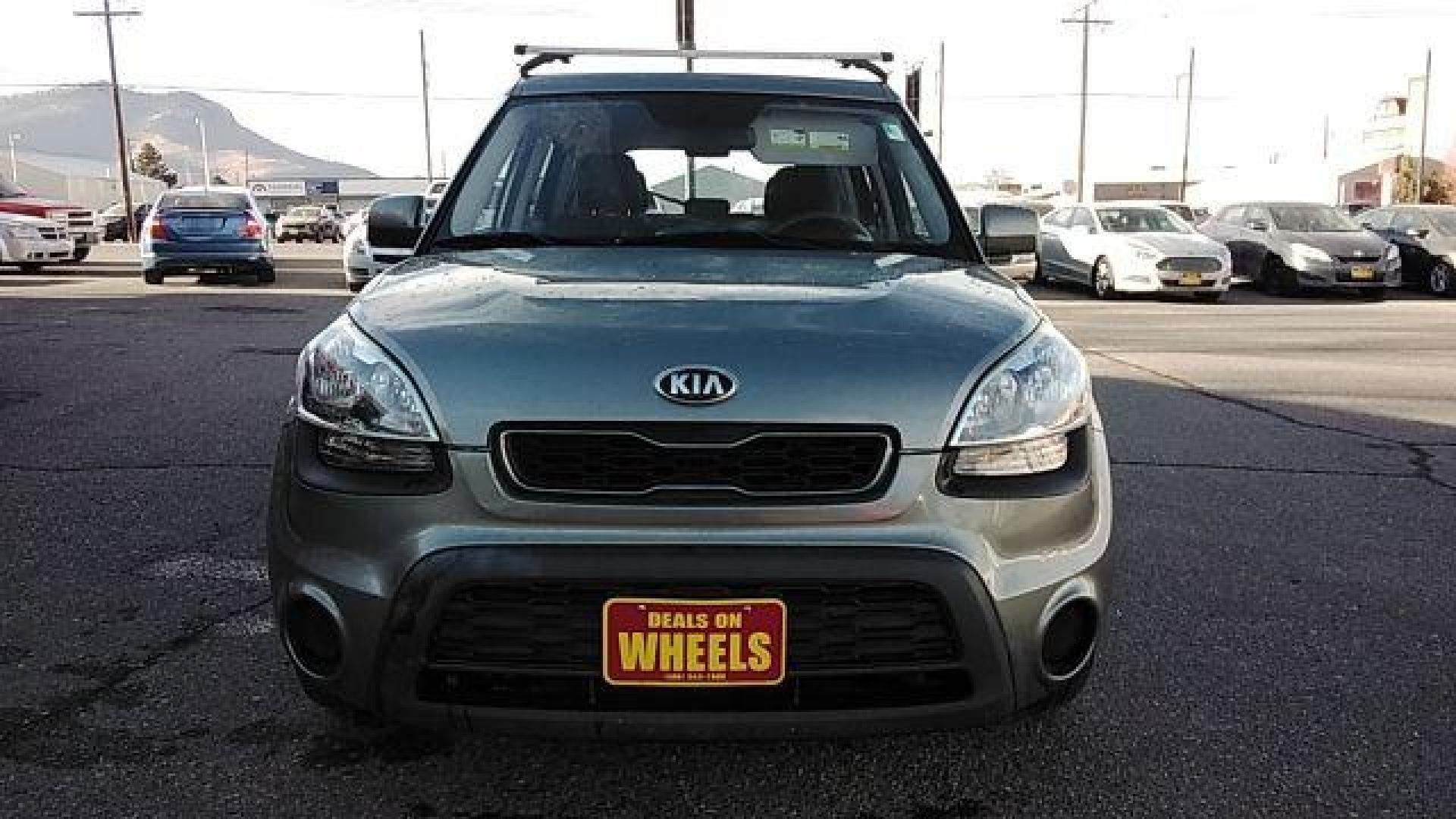 2013 Kia Soul Base (KNDJT2A59D7) with an 1.6L L4 DOHC 16V engine, 5-Speed Manual transmission, located at 1821 N Montana Ave., Helena, MT, 59601, 46.603447, -112.022781 - Photo#1