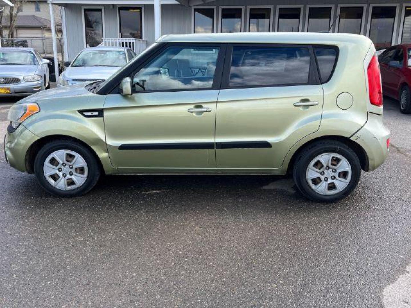 2013 Kia Soul Base (KNDJT2A57D7) with an 1.6L L4 DOHC 16V engine, Automatic transmission, located at 1821 N Montana Ave., Helena, MT, 59601, 46.603447, -112.022781 - Photo#5