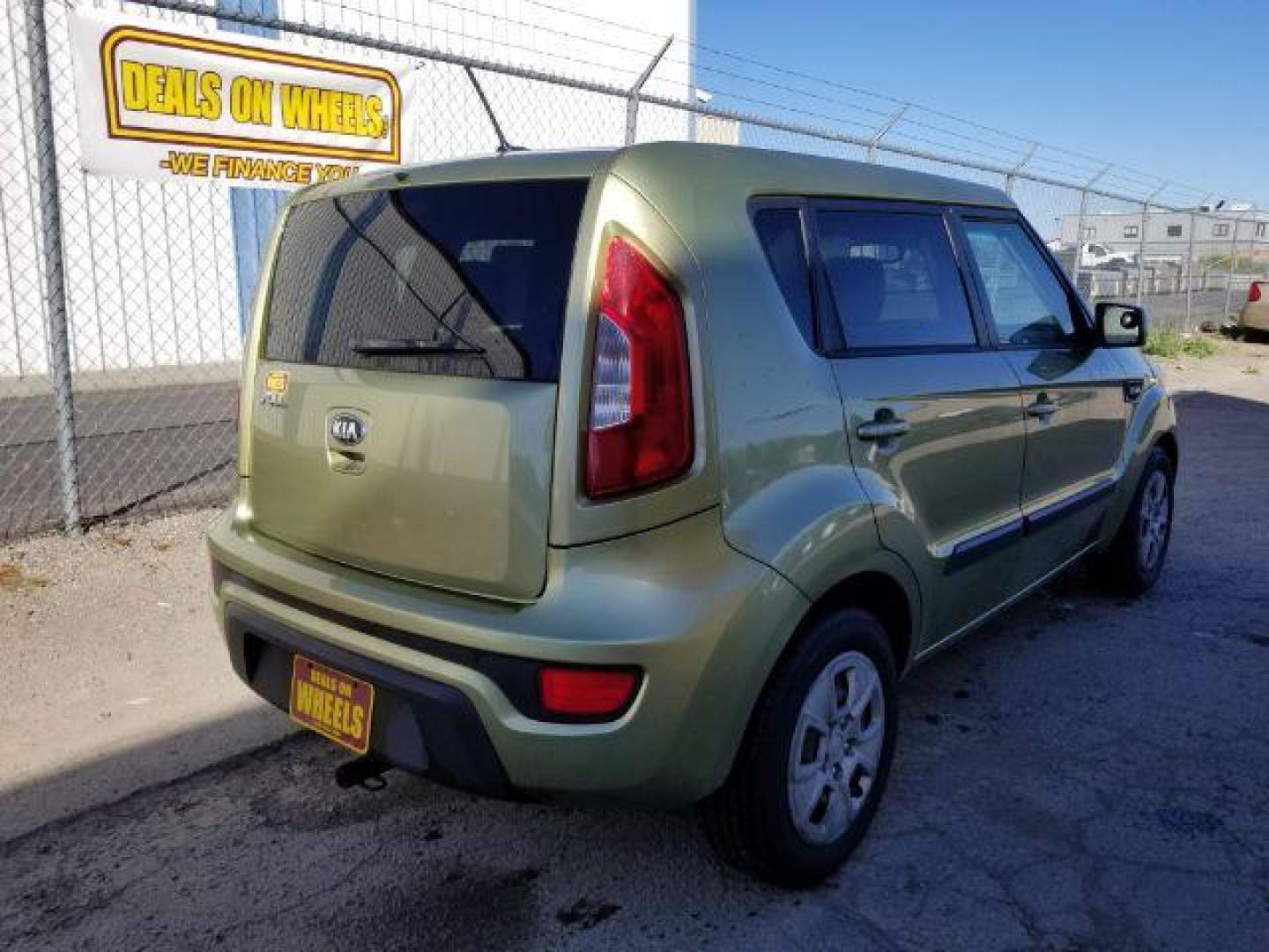 2013 Kia Soul Base (KNDJT2A57D7) with an 1.6L L4 DOHC 16V engine, Automatic transmission, located at 1800 West Broadway, Missoula, 59808, (406) 543-1986, 46.881348, -114.023628 - Photo#4