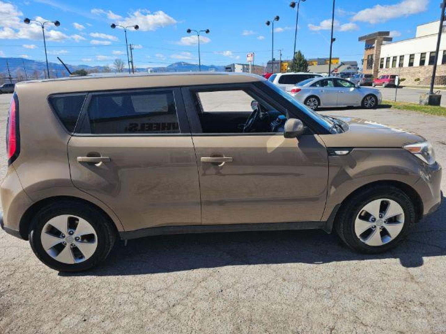 2014 Kia Soul Base (KNDJN2A25E7) with an 1.6L L4 DOHC 16V engine, located at 1800 West Broadway, Missoula, 59808, (406) 543-1986, 46.881348, -114.023628 - Photo#2