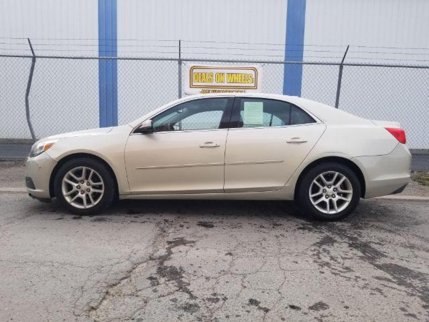 2015 Chevrolet Malibu 1LT (1G11C5SL4FF) with an 2.5L L4 DOHC 16V engine, 6-Speed Automatic transmission, located at 4801 10th Ave S,, Great Falls, MT, 59405, 47.494347, -111.229942 - Photo#6