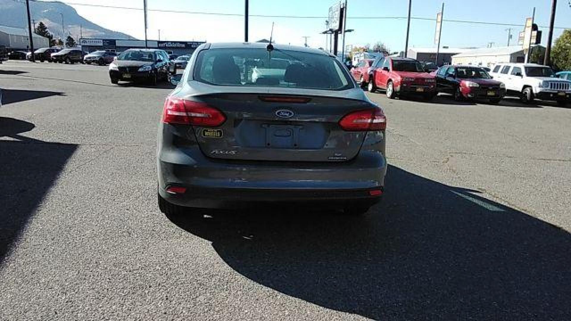 2015 Ford Focus SE Sedan (1FADP3F29FL) with an 2.0L L4 DOHC 16V engine, located at 1800 West Broadway, Missoula, 59808, (406) 543-1986, 46.881348, -114.023628 - Photo#5