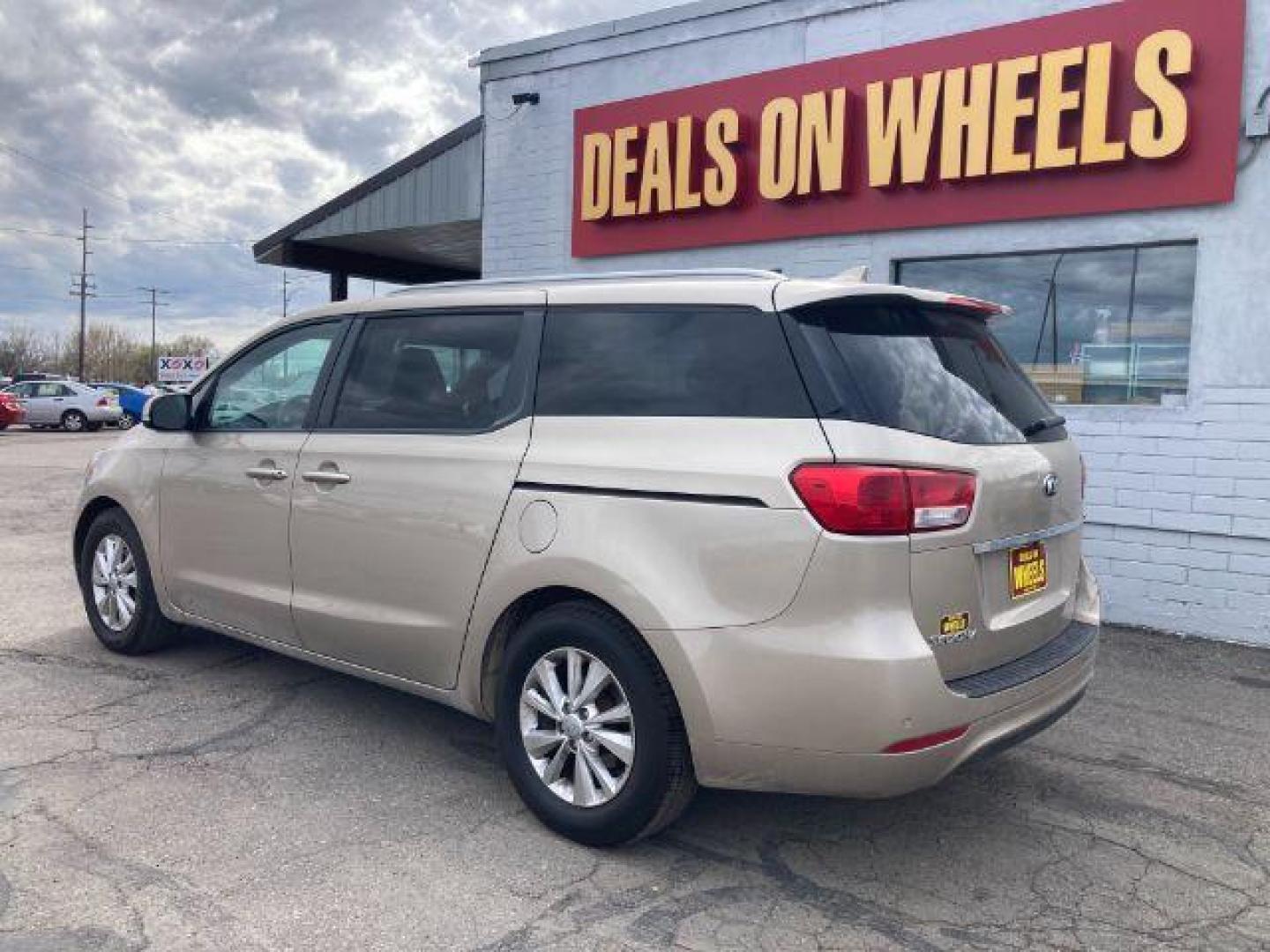 2015 Kia Sedona LX (KNDMB5C18F6) with an 3.3L V6 DOHC 24V engine, 6-Speed Automatic transmission, located at 4047 Montana Ave., Billings, MT, 59101, 45.770847, -108.529800 - Photo#2