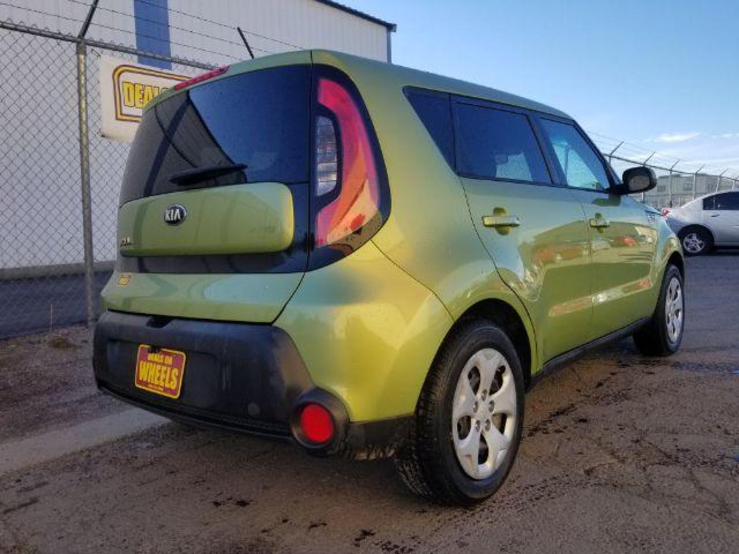 2015 Kia Soul Base (KNDJN2A26F7) with an 1.6L L4 DOHC 16V engine, located at 4801 10th Ave S,, Great Falls, MT, 59405, 47.494347, -111.229942 - Photo#4