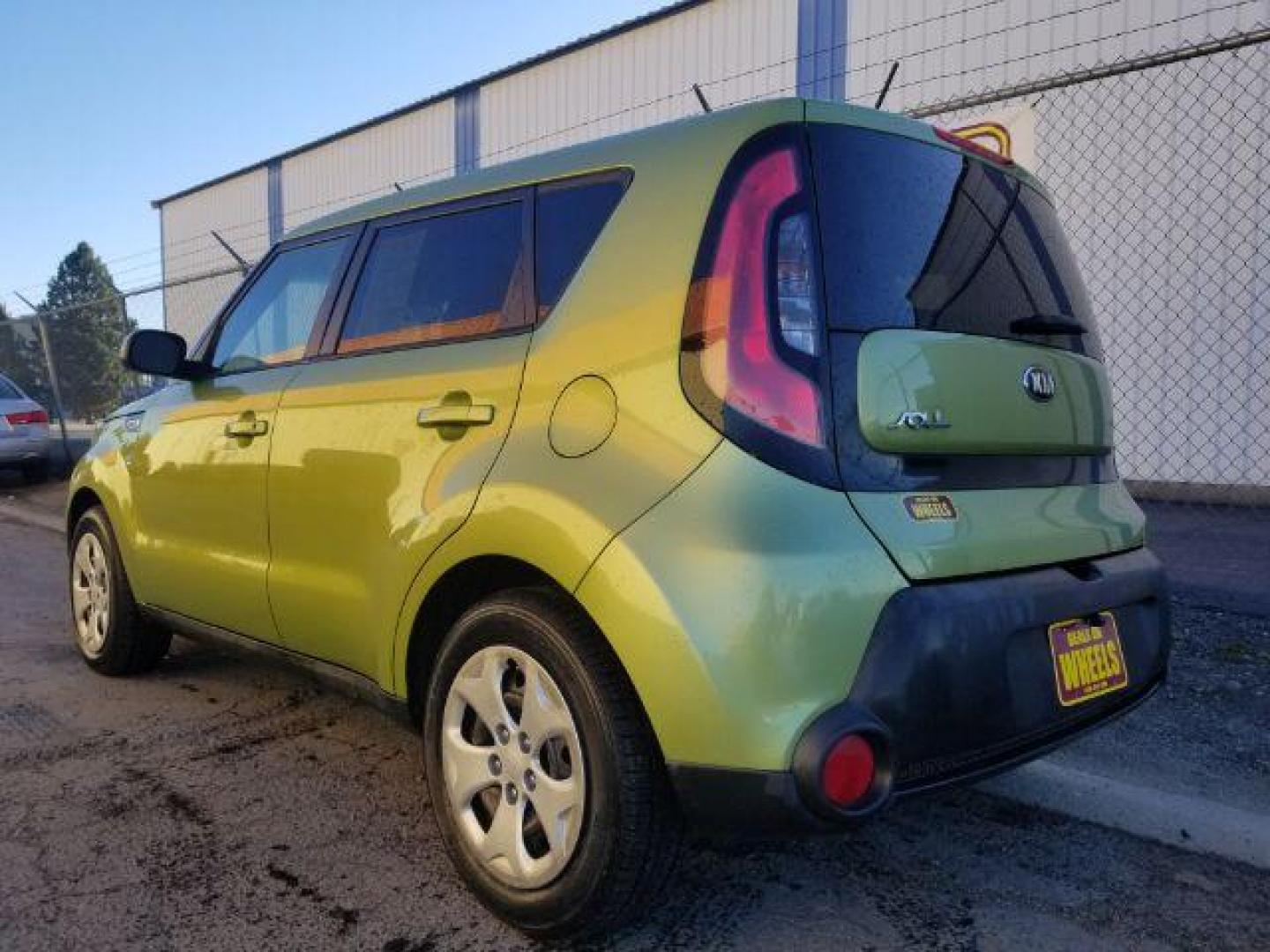 2015 Kia Soul Base (KNDJN2A26F7) with an 1.6L L4 DOHC 16V engine, located at 4801 10th Ave S,, Great Falls, MT, 59405, 47.494347, -111.229942 - Photo#5