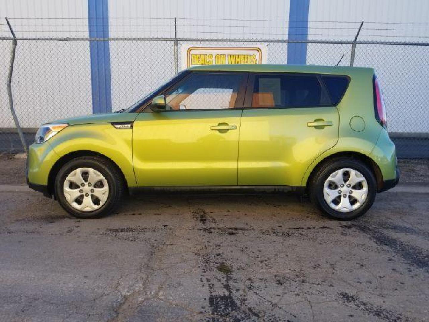 2015 Kia Soul Base (KNDJN2A26F7) with an 1.6L L4 DOHC 16V engine, located at 4801 10th Ave S,, Great Falls, MT, 59405, 47.494347, -111.229942 - Photo#6