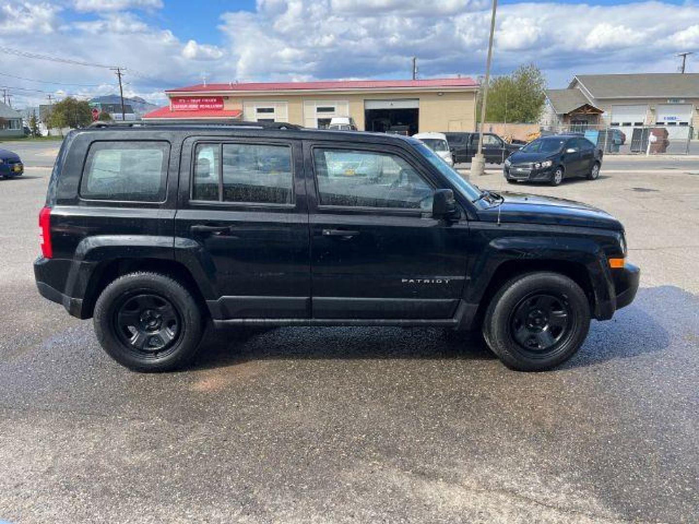 2016 Jeep Patriot Sport 2WD (1C4NJPAB7GD) with an 2.4L L4 DOHC 16V engine, located at 1821 N Montana Ave., Helena, MT, 59601, 46.603447, -112.022781 - Photo#3