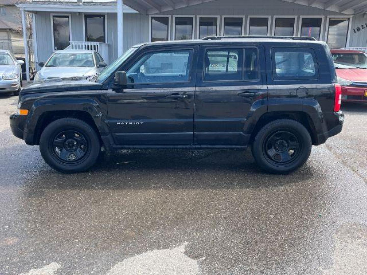 2016 Jeep Patriot Sport 2WD (1C4NJPAB7GD) with an 2.4L L4 DOHC 16V engine, located at 1821 N Montana Ave., Helena, MT, 59601, 46.603447, -112.022781 - Photo#5