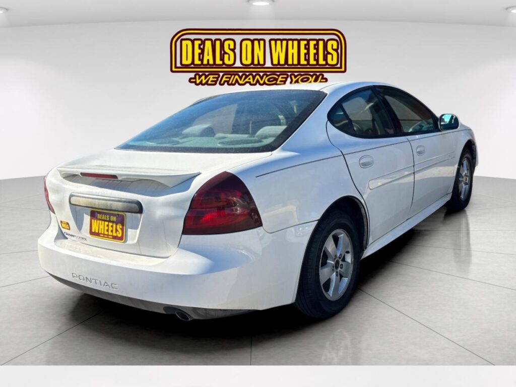 2005 Pontiac Grand Prix Car