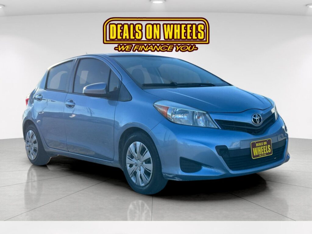 2013 Toyota Yaris LE