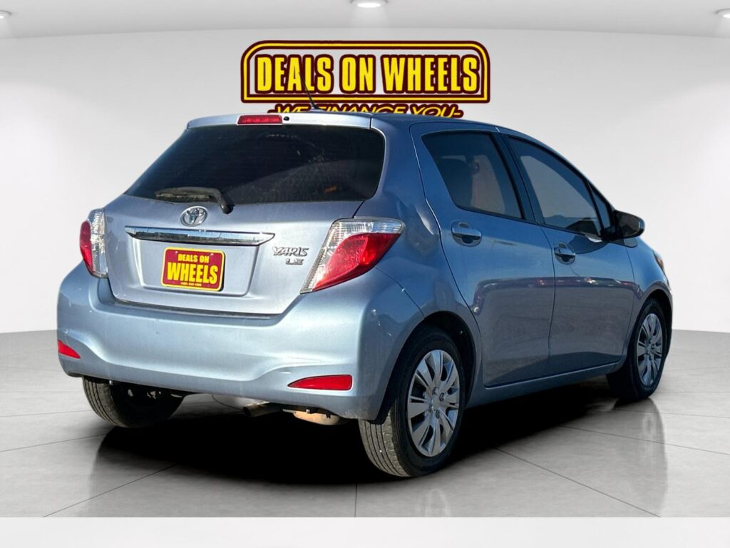 2013 Toyota Yaris LE