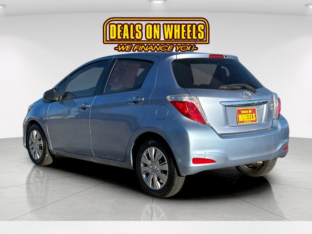 2013 Toyota Yaris LE