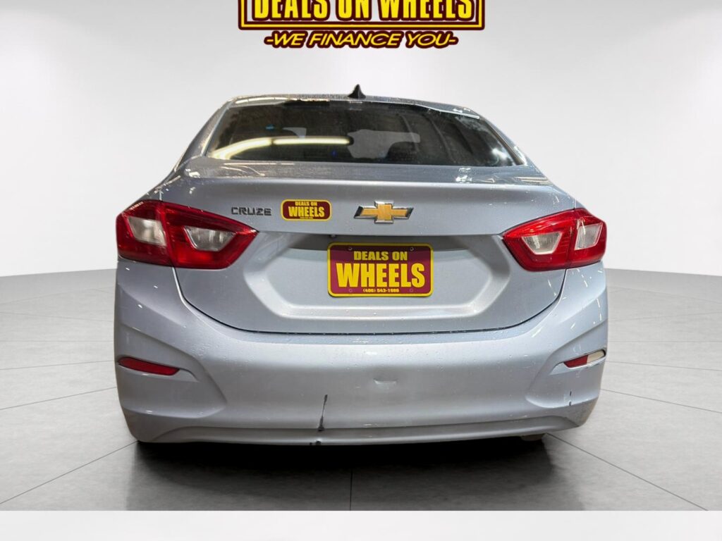 2017 Chevrolet Cruze LS Auto