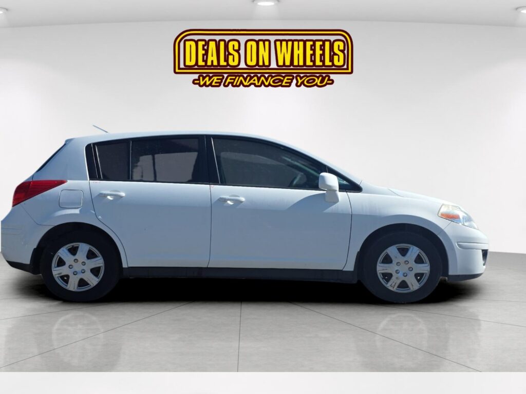 2011 Nissan Versa 1.8S