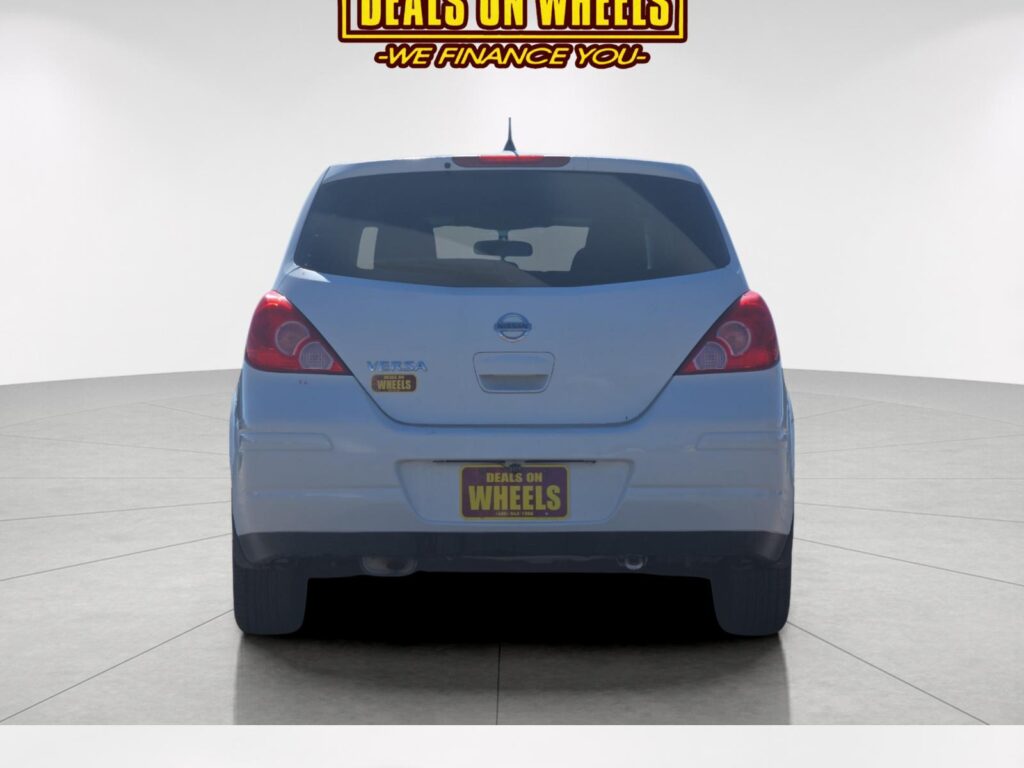 2011 Nissan Versa 1.8S