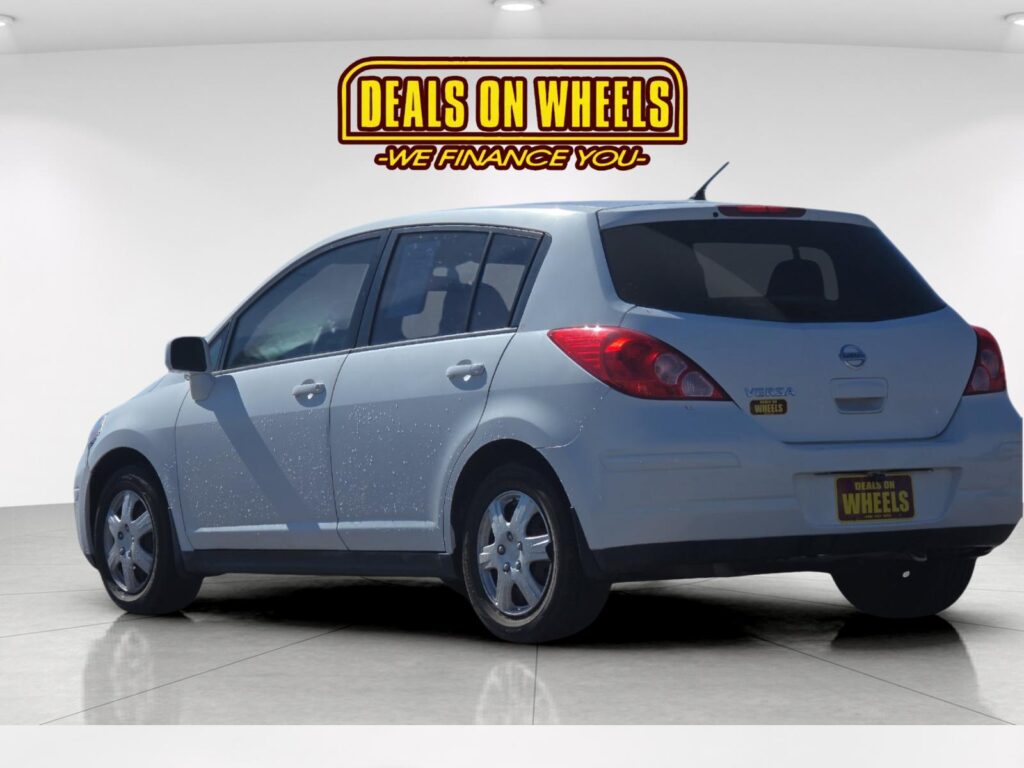 2011 Nissan Versa 1.8S
