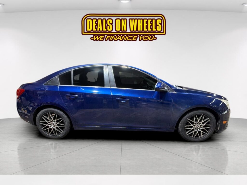 2013 Chevrolet Cruze 1LT Manual